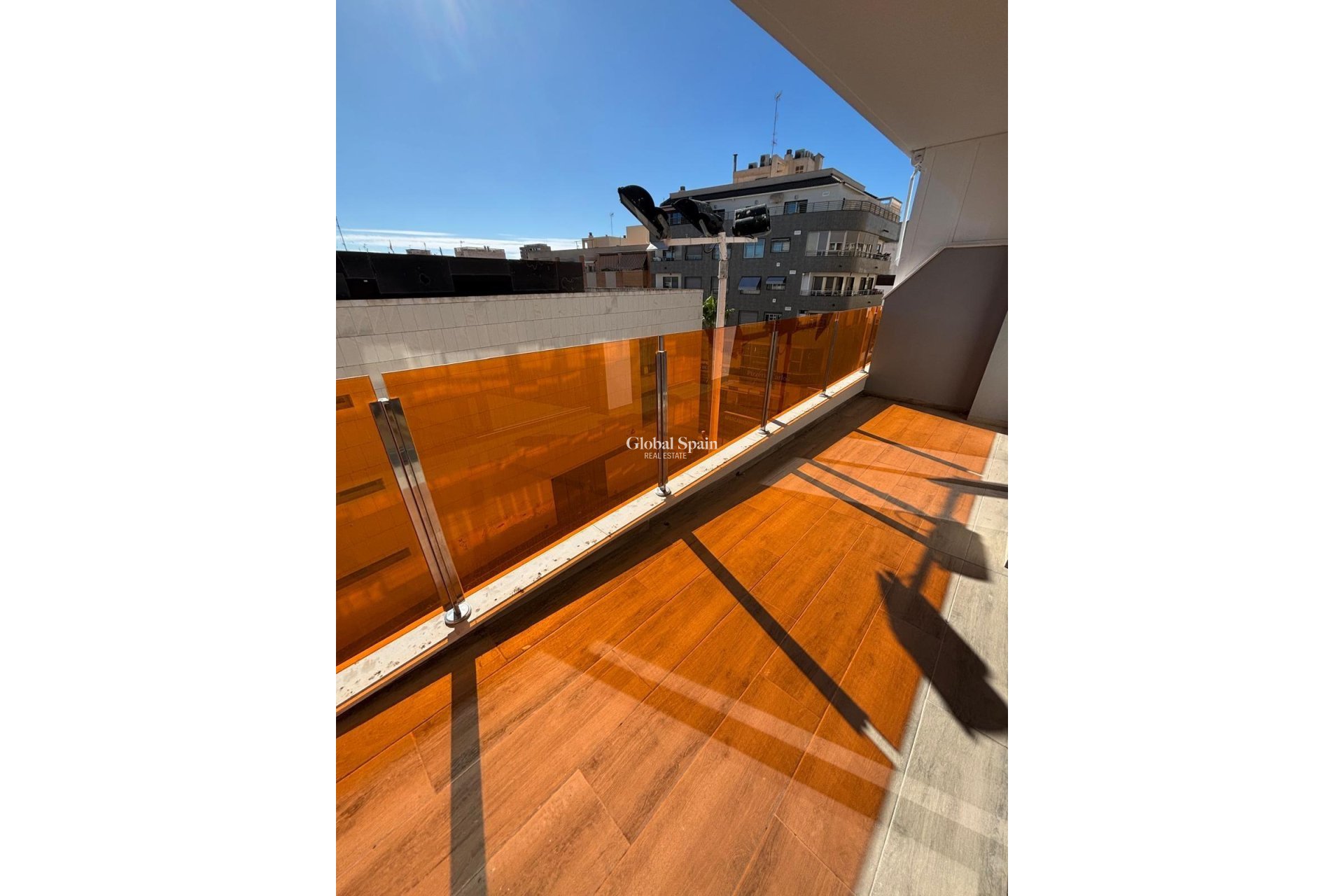 Revente - APPARTEMENT -
TORREVIEJA - Estacion de autobuses