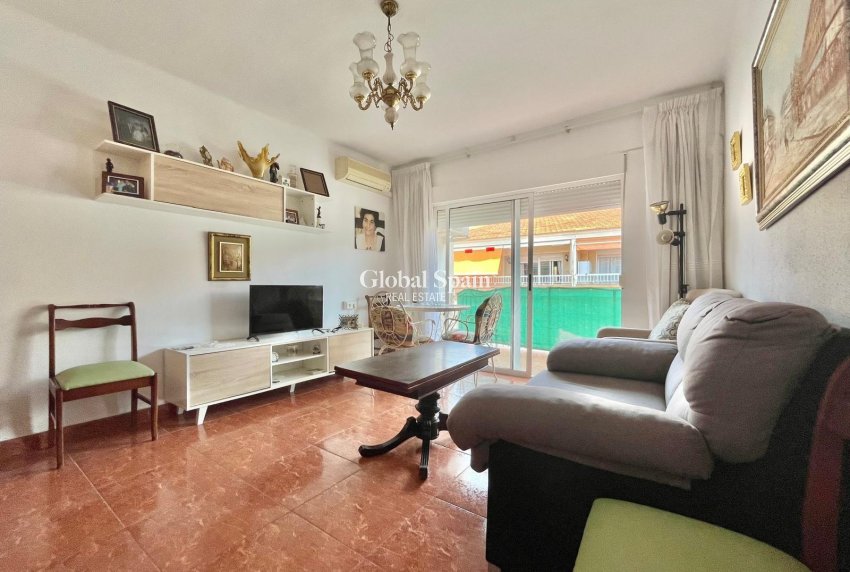 Revente - APPARTEMENT -
TORREVIEJA - Estacion de autobuses
