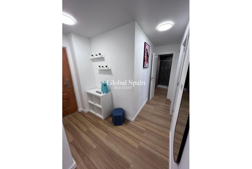 Revente - APPARTEMENT -
TORREVIEJA - Estacion de autobuses