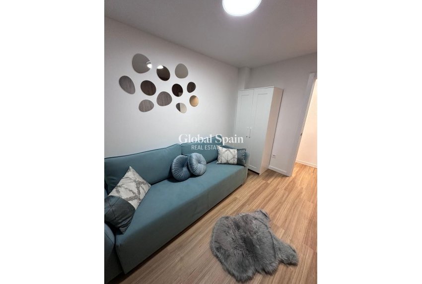 Revente - APPARTEMENT -
TORREVIEJA - Estacion de autobuses