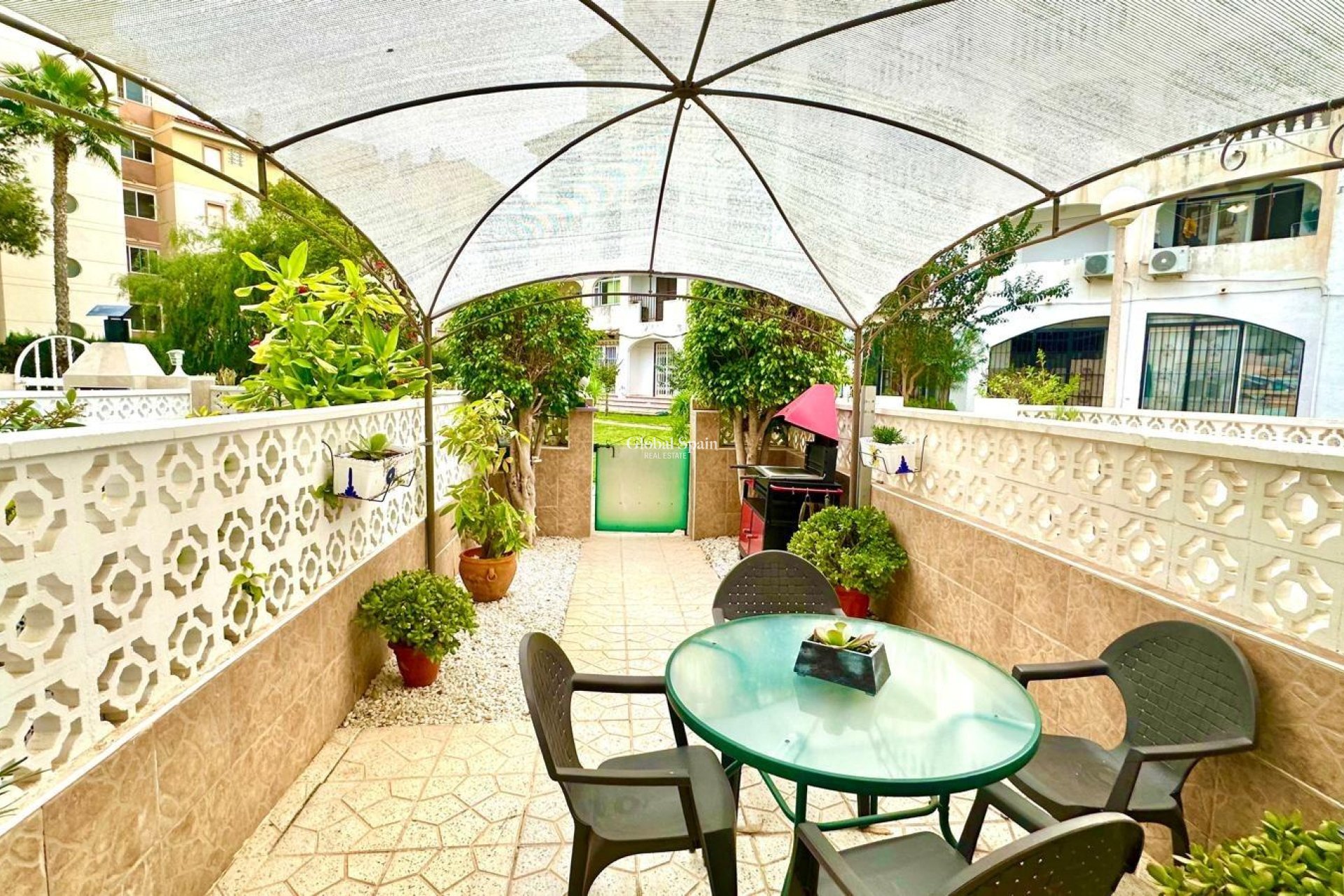 Revente - APPARTEMENT -
TORREVIEJA - Estacion de autobuses