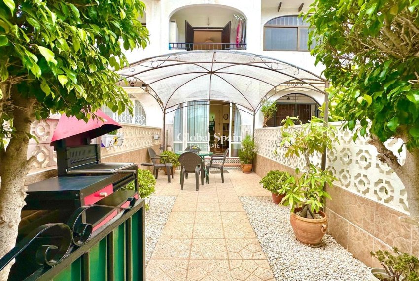 Revente - APPARTEMENT -
TORREVIEJA - Estacion de autobuses