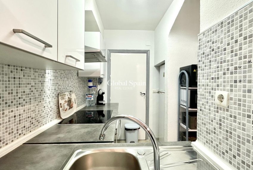 Revente - APPARTEMENT -
TORREVIEJA - Estacion de autobuses