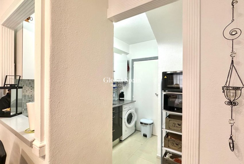 Revente - APPARTEMENT -
TORREVIEJA - Estacion de autobuses