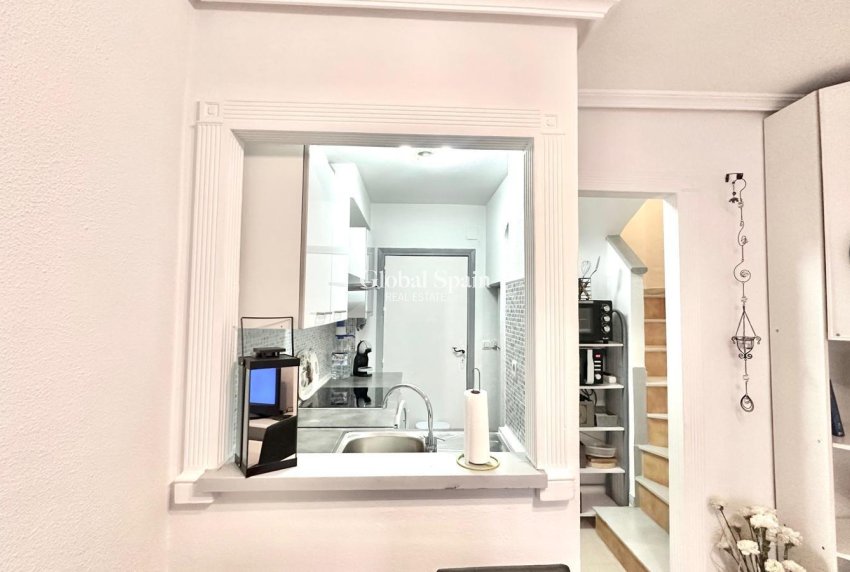 Revente - APPARTEMENT -
TORREVIEJA - Estacion de autobuses