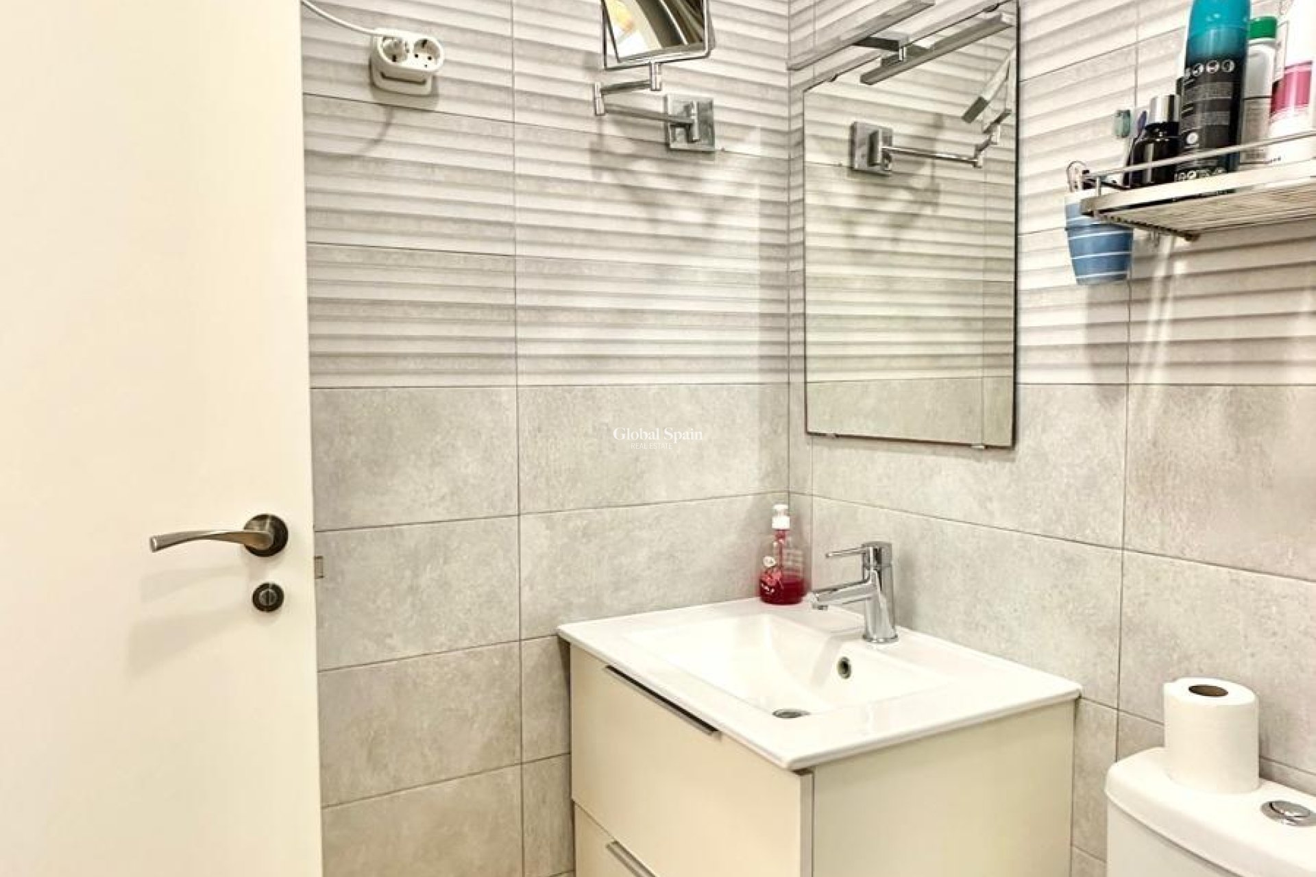 Revente - APPARTEMENT -
TORREVIEJA - Estacion de autobuses