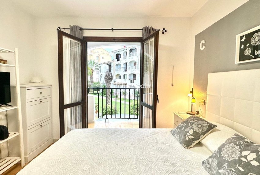 Revente - APPARTEMENT -
TORREVIEJA - Estacion de autobuses