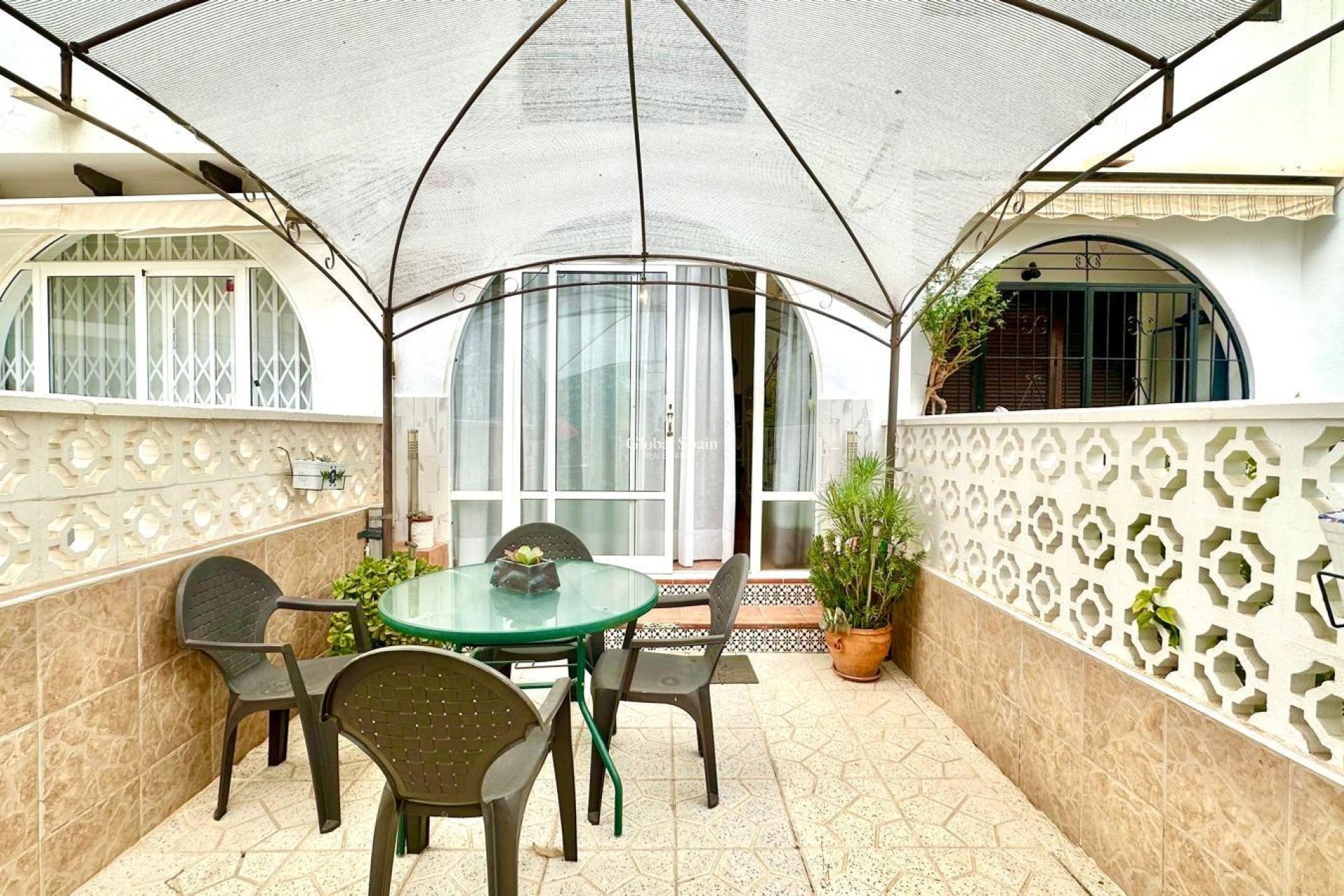 Revente - APPARTEMENT -
TORREVIEJA - Estacion de autobuses