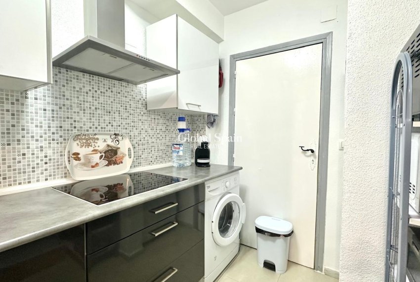 Revente - APPARTEMENT -
TORREVIEJA - Estacion de autobuses