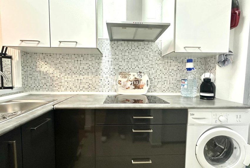 Revente - APPARTEMENT -
TORREVIEJA - Estacion de autobuses