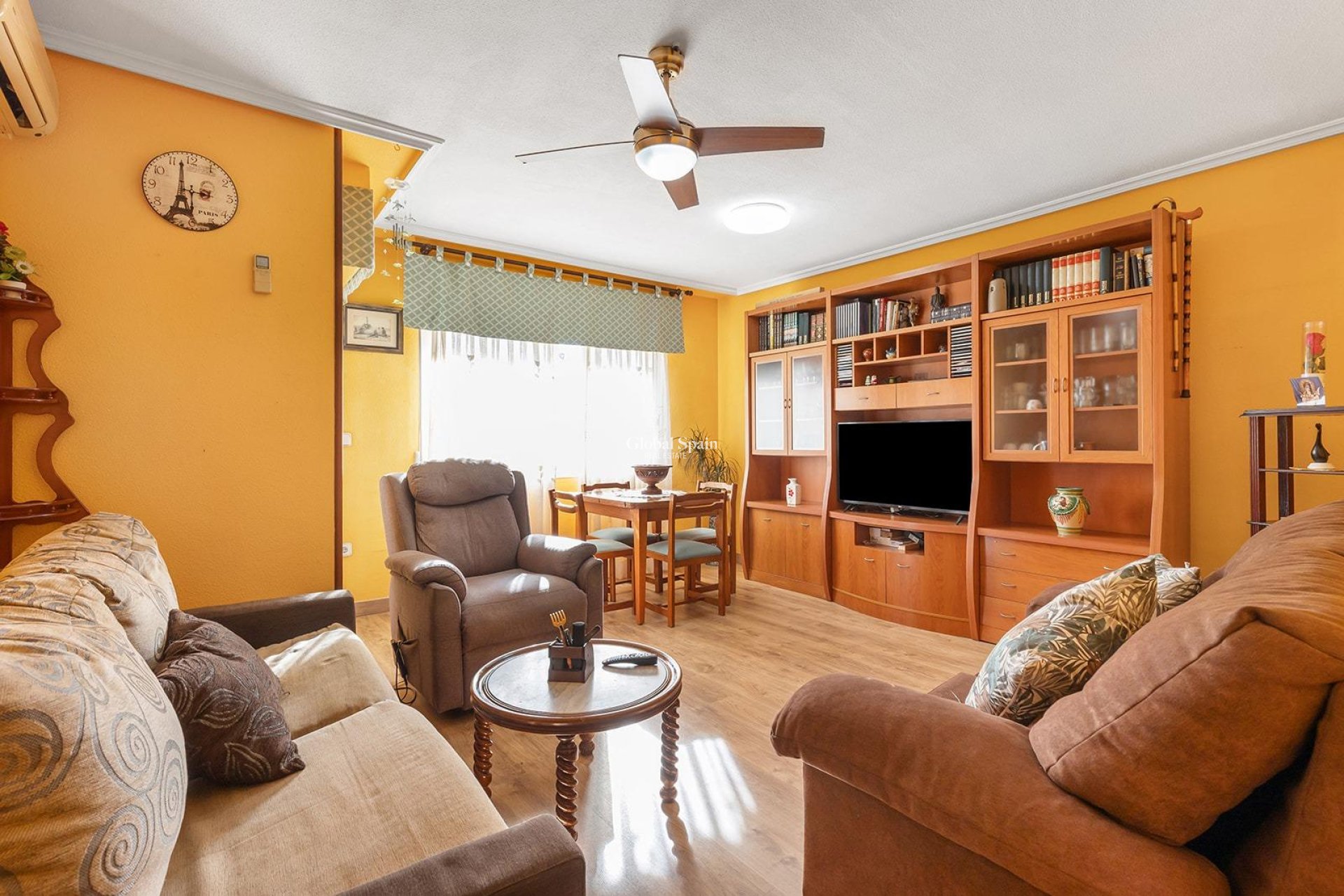 Revente - APPARTEMENT -
TORREVIEJA - Estacion de autobuses