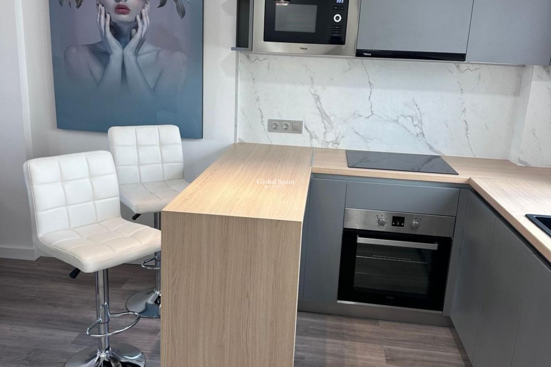 Revente - APPARTEMENT -
TORREVIEJA - Estacion de autobuses