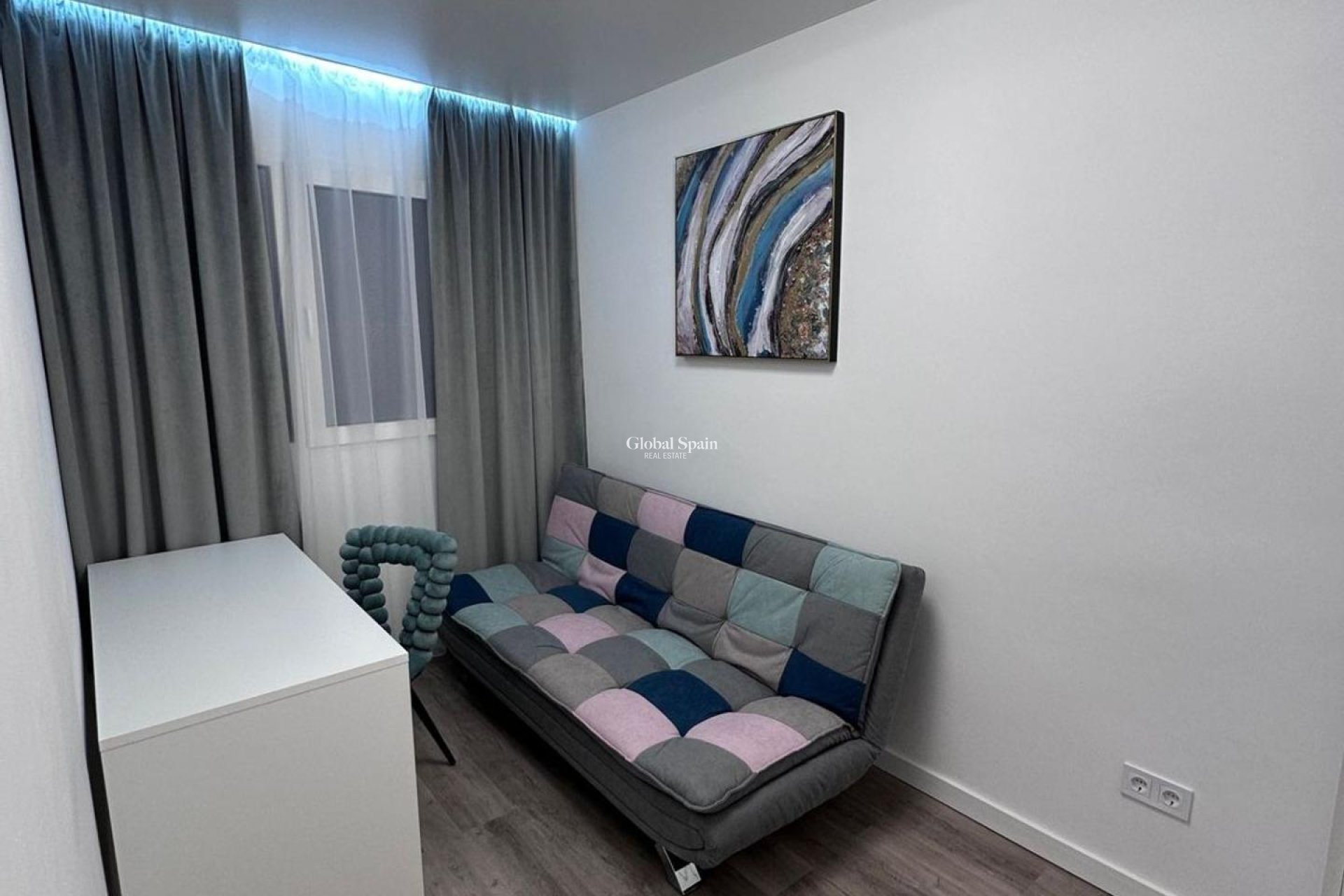 Revente - APPARTEMENT -
TORREVIEJA - Estacion de autobuses