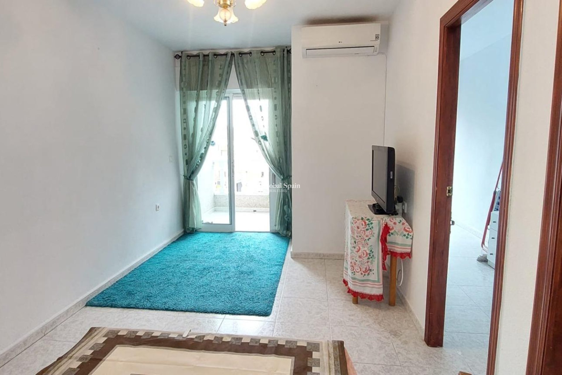 Revente - APPARTEMENT -
TORREVIEJA - Estacion de autobuses