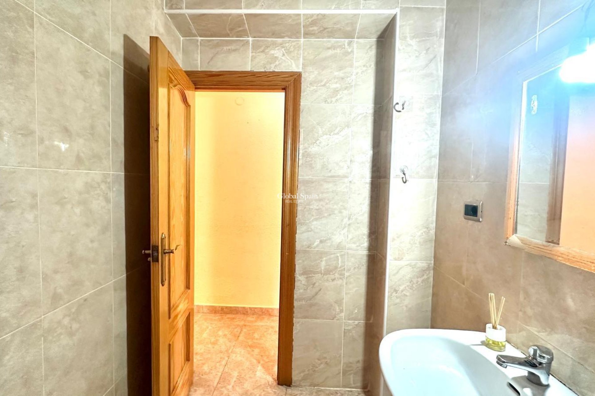 Revente - APPARTEMENT -
TORREVIEJA - Estacion de autobuses