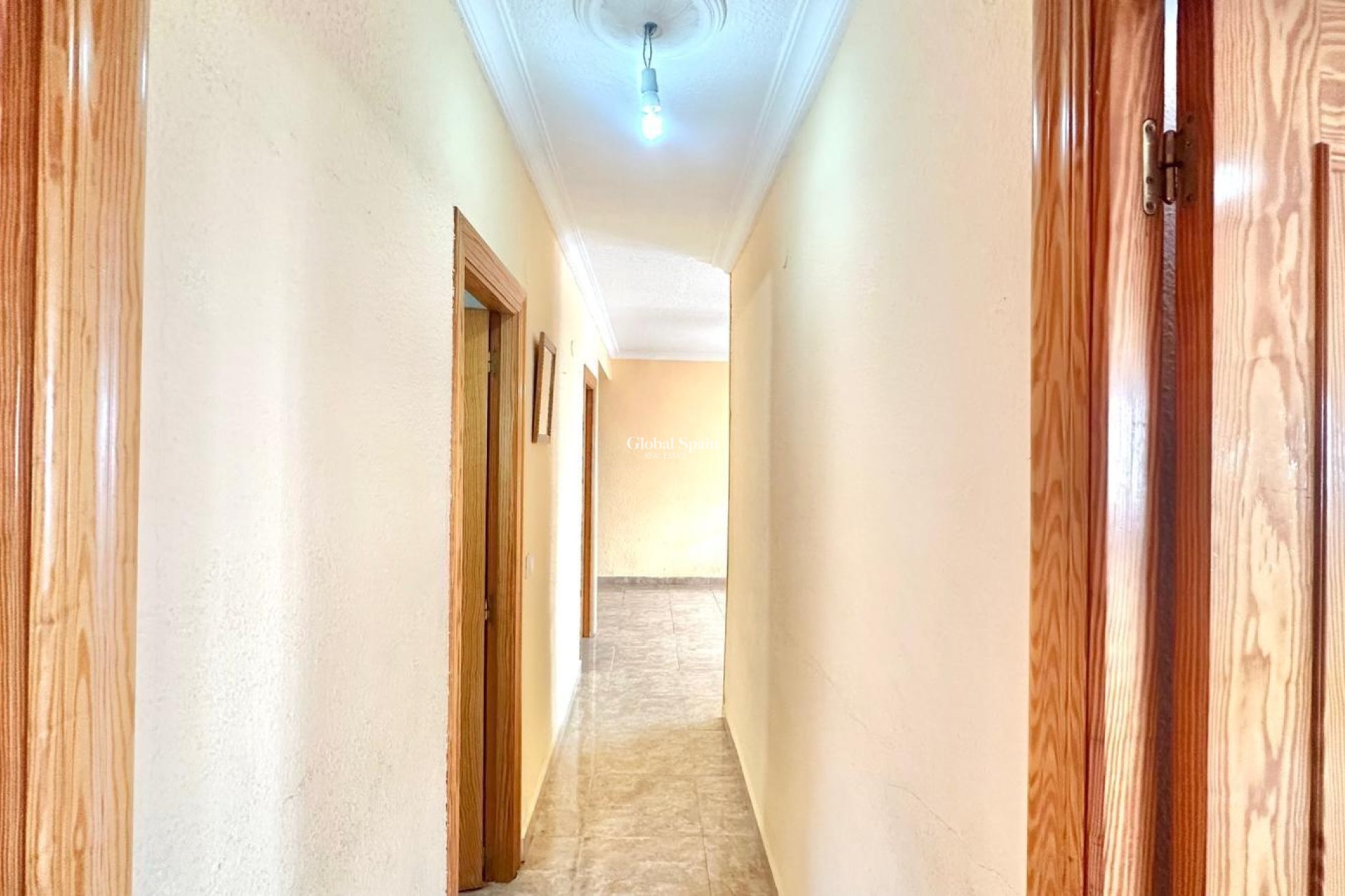 Revente - APPARTEMENT -
TORREVIEJA - Estacion de autobuses