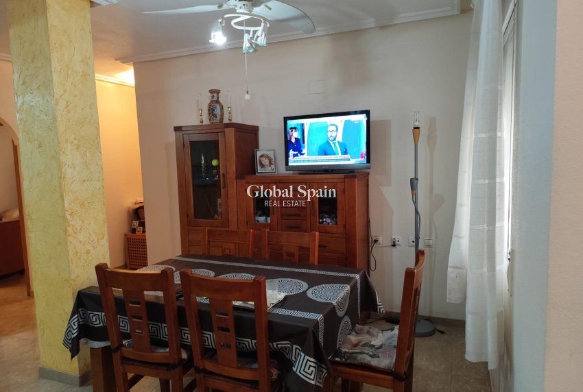 Revente - APPARTEMENT -
TORREVIEJA - Estacion de autobuses