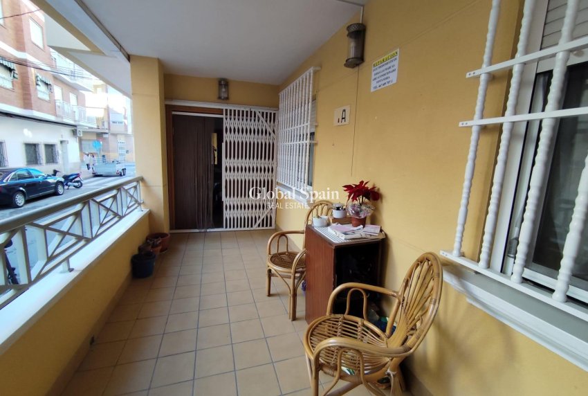 Revente - APPARTEMENT -
TORREVIEJA - Estacion de autobuses