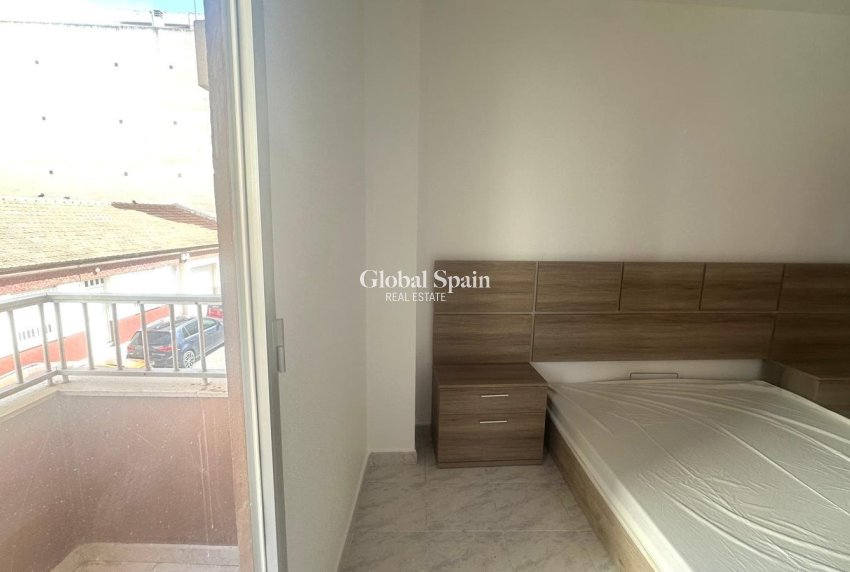 Revente - APPARTEMENT -
TORREVIEJA - Estacion de autobuses