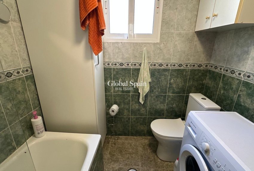 Revente - APPARTEMENT -
TORREVIEJA - Estacion de autobuses