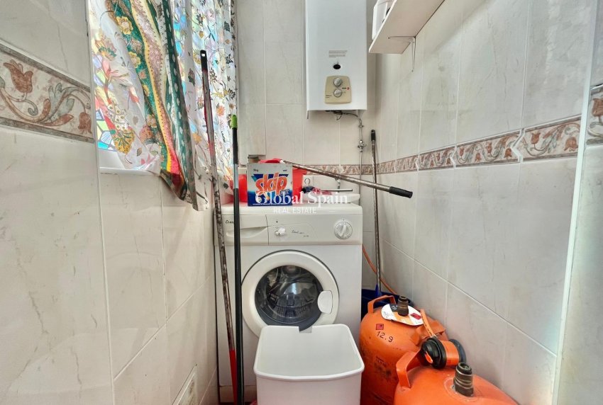 Revente - APPARTEMENT -
TORREVIEJA - Estacion de autobuses