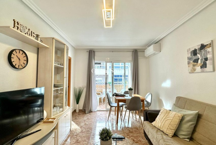 Revente - APPARTEMENT -
TORREVIEJA - Estacion de autobuses