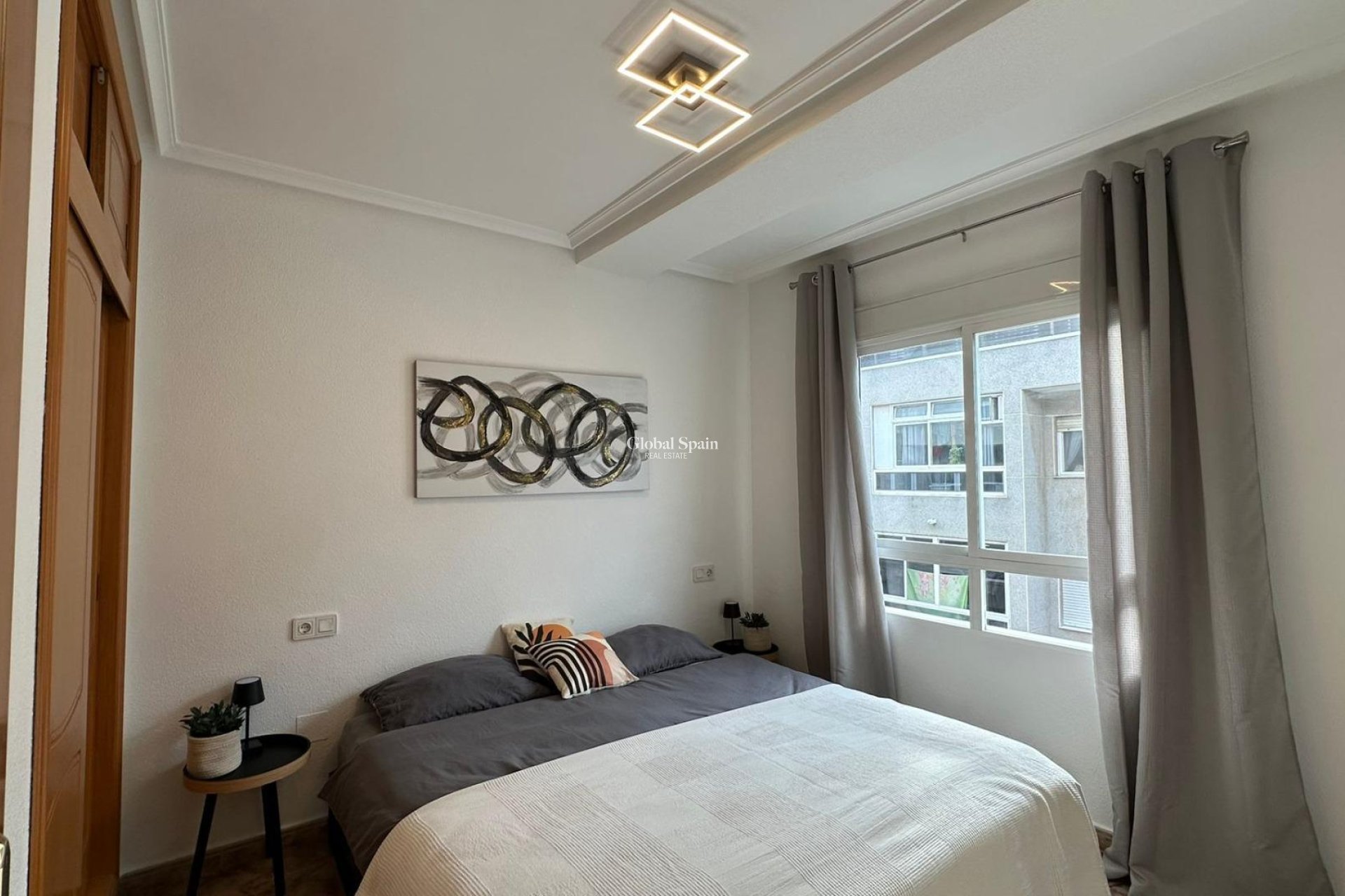 Revente - APPARTEMENT -
TORREVIEJA - Estacion de autobuses