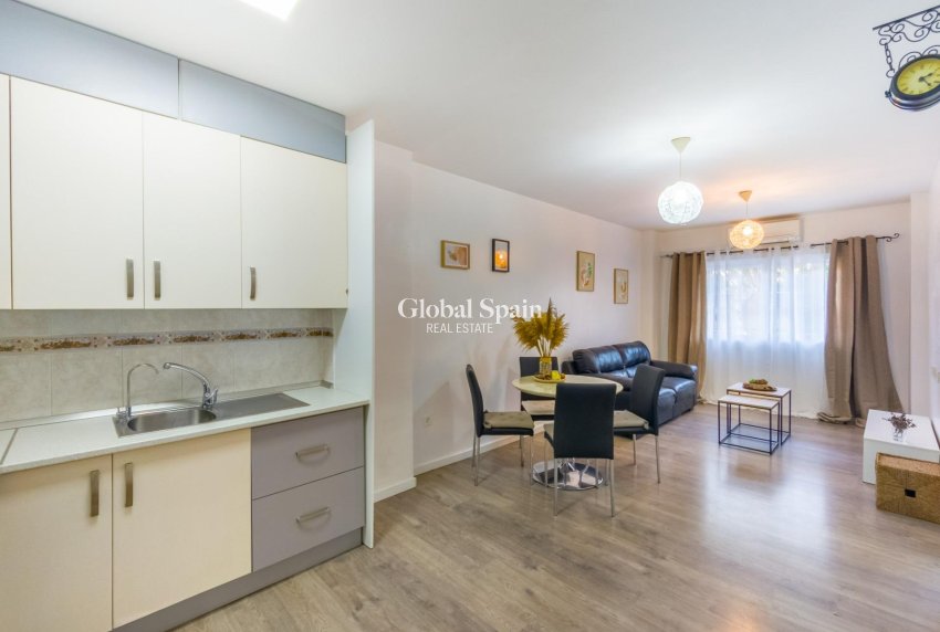 Revente - APPARTEMENT -
TORREVIEJA - Estacion de autobuses