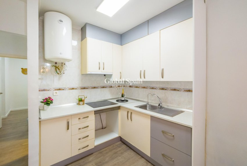 Revente - APPARTEMENT -
TORREVIEJA - Estacion de autobuses