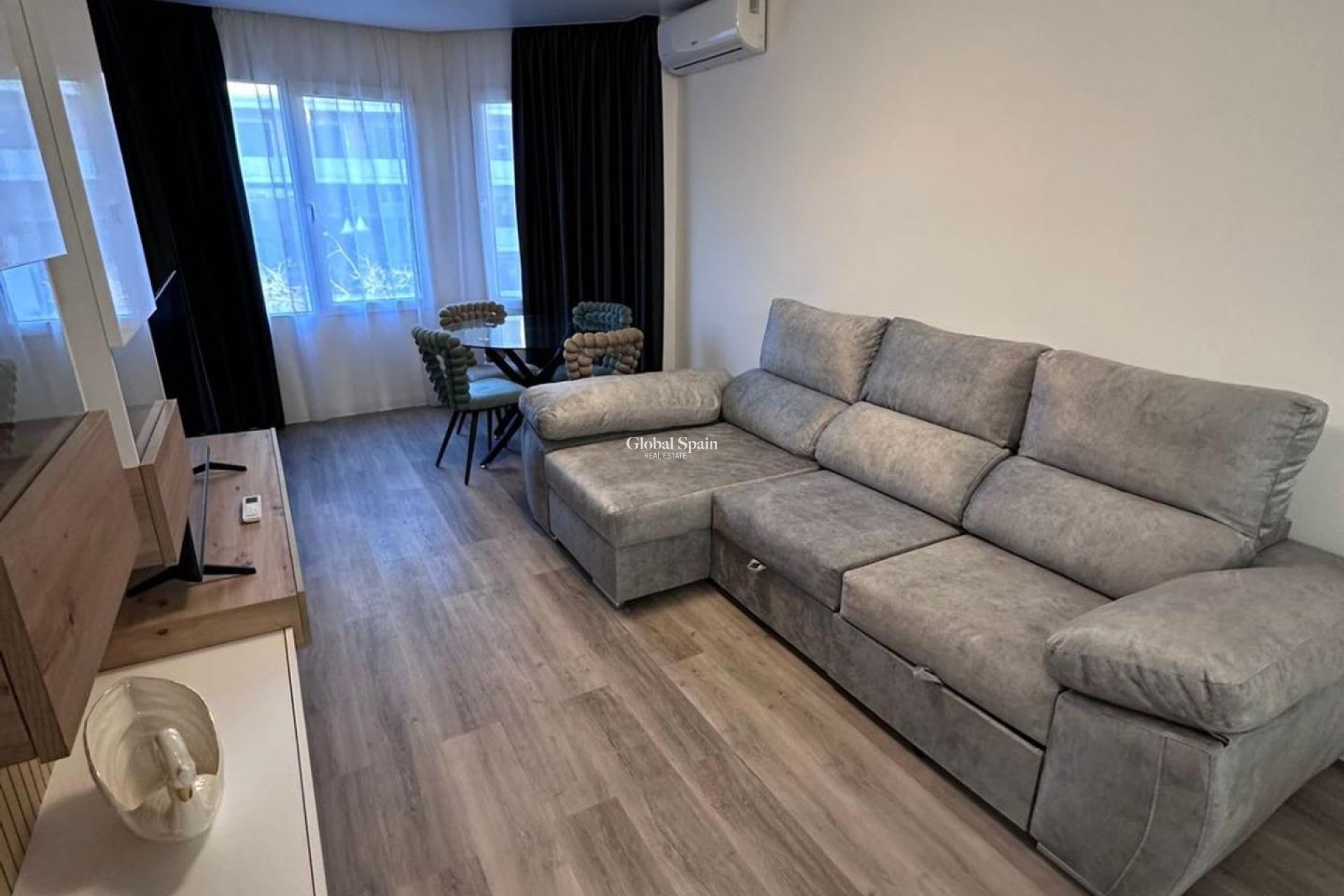 Revente - APPARTEMENT -
TORREVIEJA - Estacion de autobuses