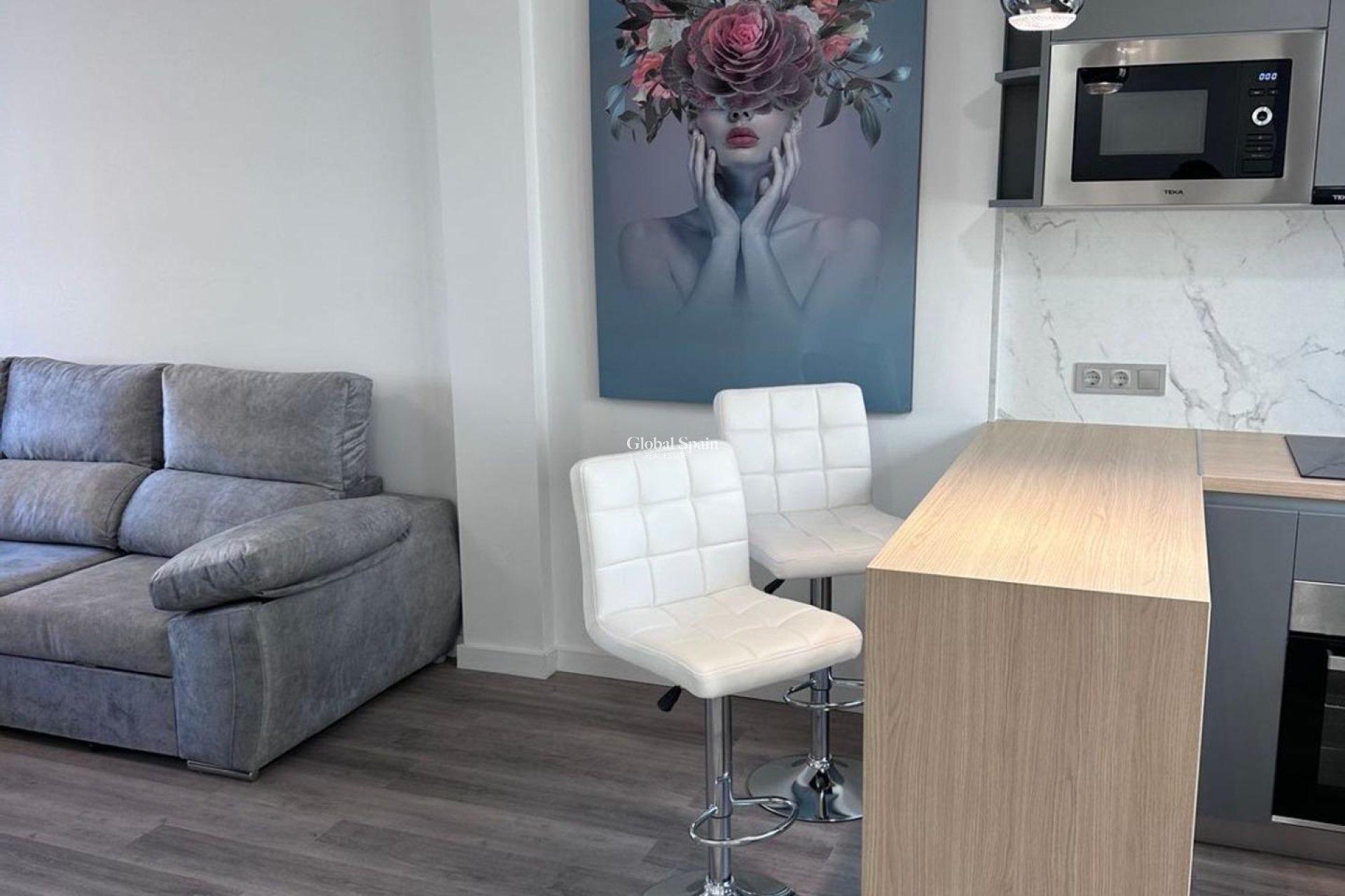 Revente - APPARTEMENT -
TORREVIEJA - Estacion de autobuses