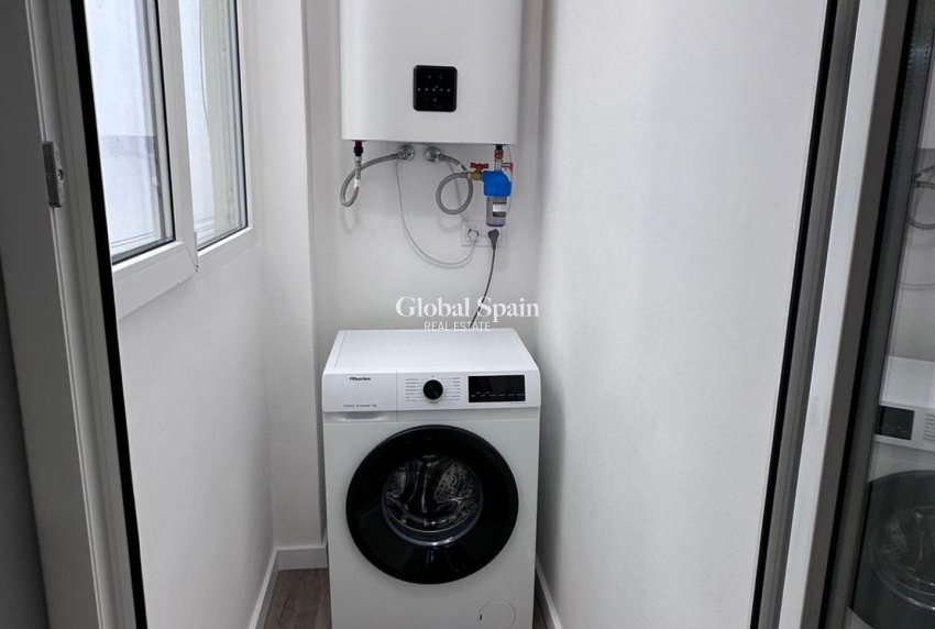 Revente - APPARTEMENT -
TORREVIEJA - Estacion de autobuses