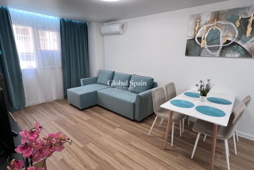 Revente - APPARTEMENT -
TORREVIEJA - Estacion de autobuses