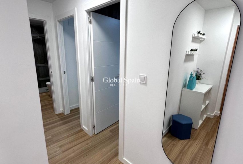 Revente - APPARTEMENT -
TORREVIEJA - Estacion de autobuses