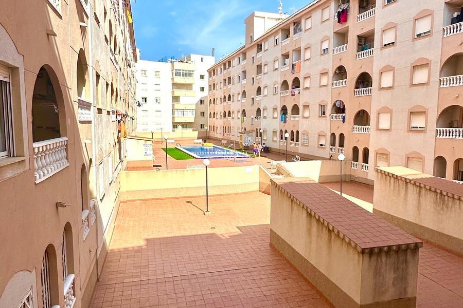 Revente - APPARTEMENT -
TORREVIEJA - Estacion de autobuses