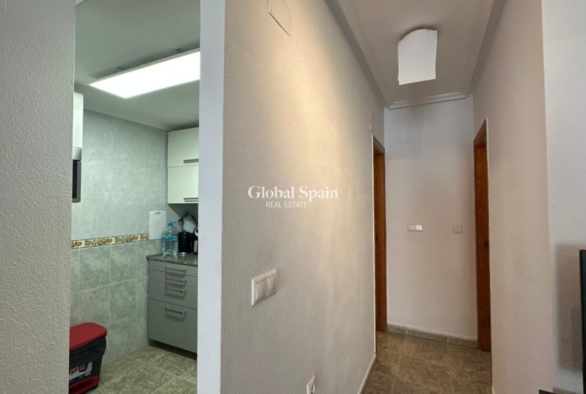 Revente - APPARTEMENT -
TORREVIEJA - Estacion de autobuses