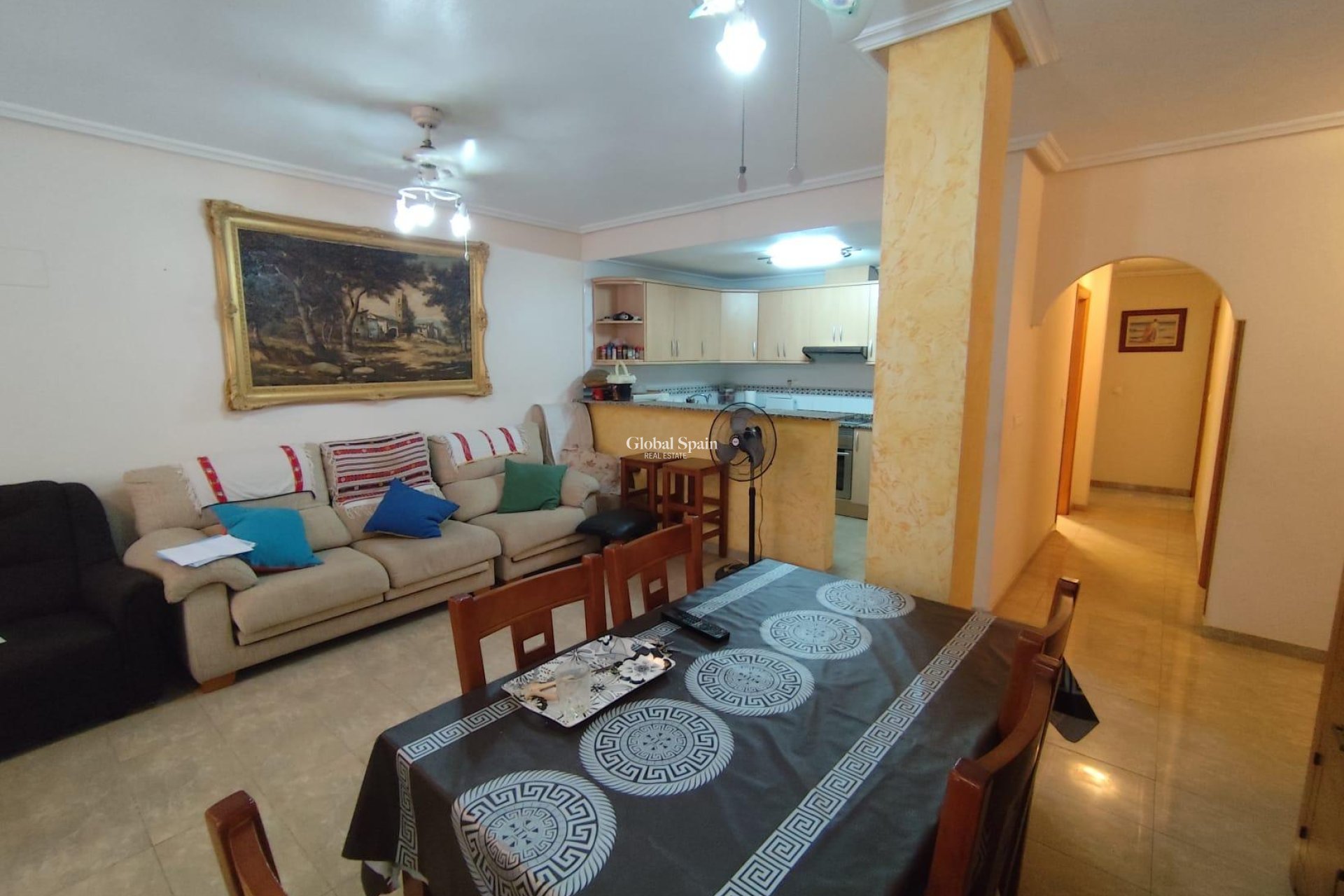 Revente - APPARTEMENT -
TORREVIEJA - Estacion de autobuses