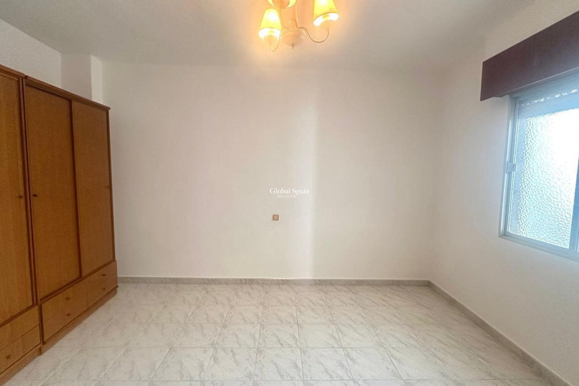 Revente - APPARTEMENT -
TORREVIEJA - Estacion de autobuses