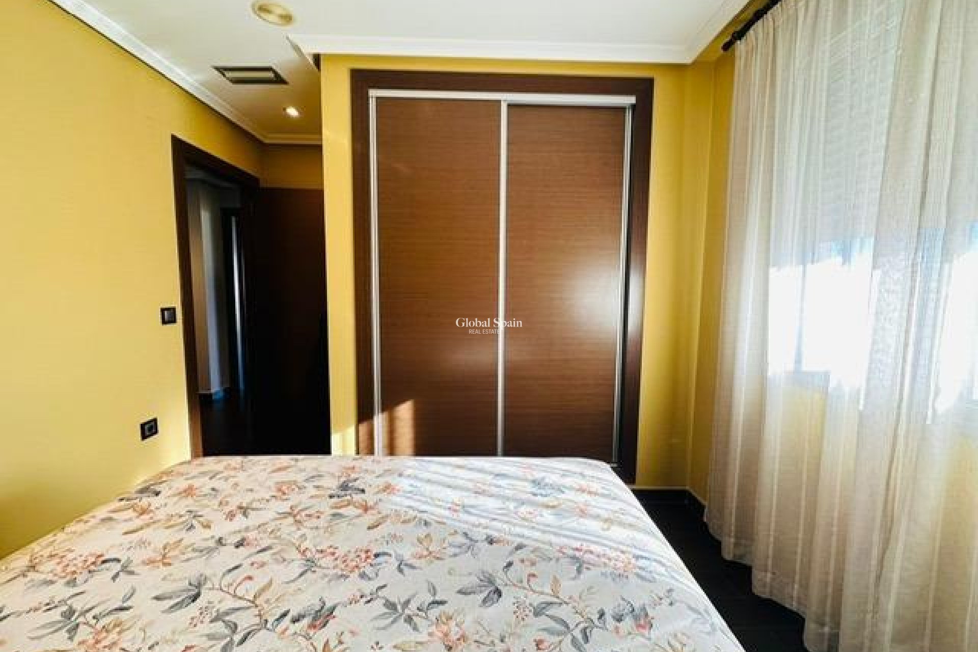 Revente - APPARTEMENT -
TORREVIEJA - Estacion de autobuses