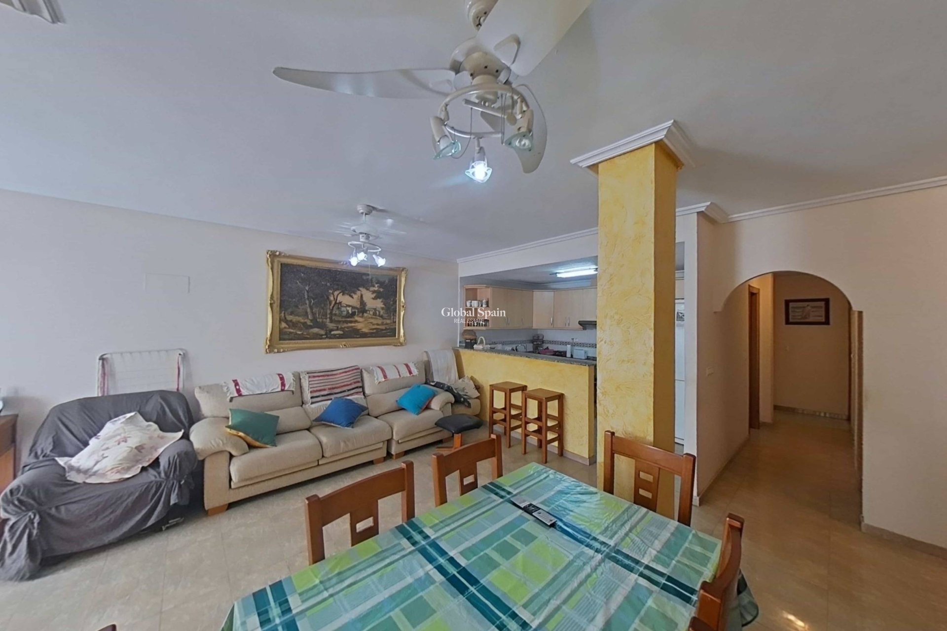 Revente - APPARTEMENT -
TORREVIEJA - Estacion de autobuses