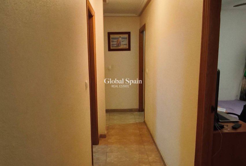 Revente - APPARTEMENT -
TORREVIEJA - Estacion de autobuses