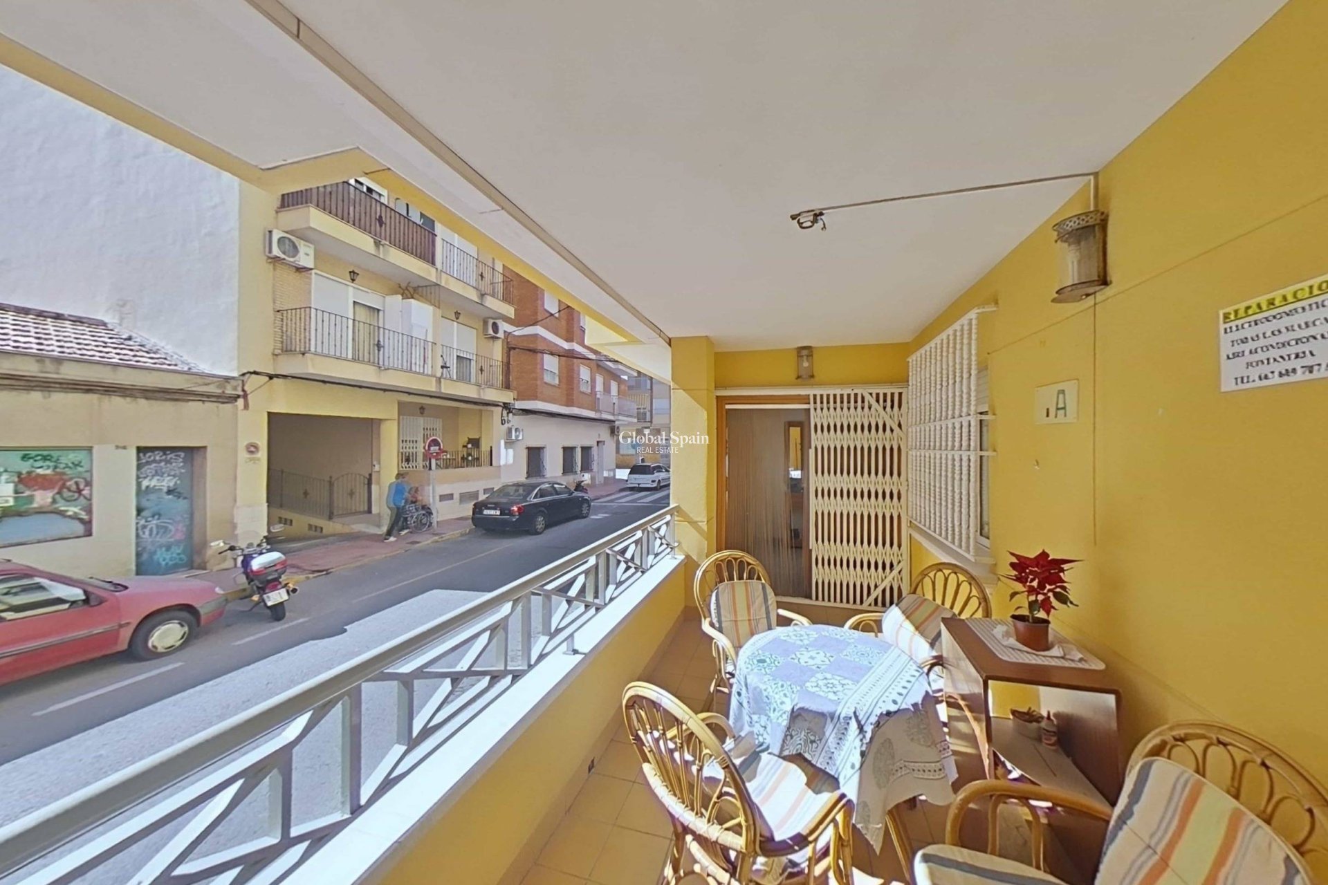 Revente - APPARTEMENT -
TORREVIEJA - Estacion de autobuses