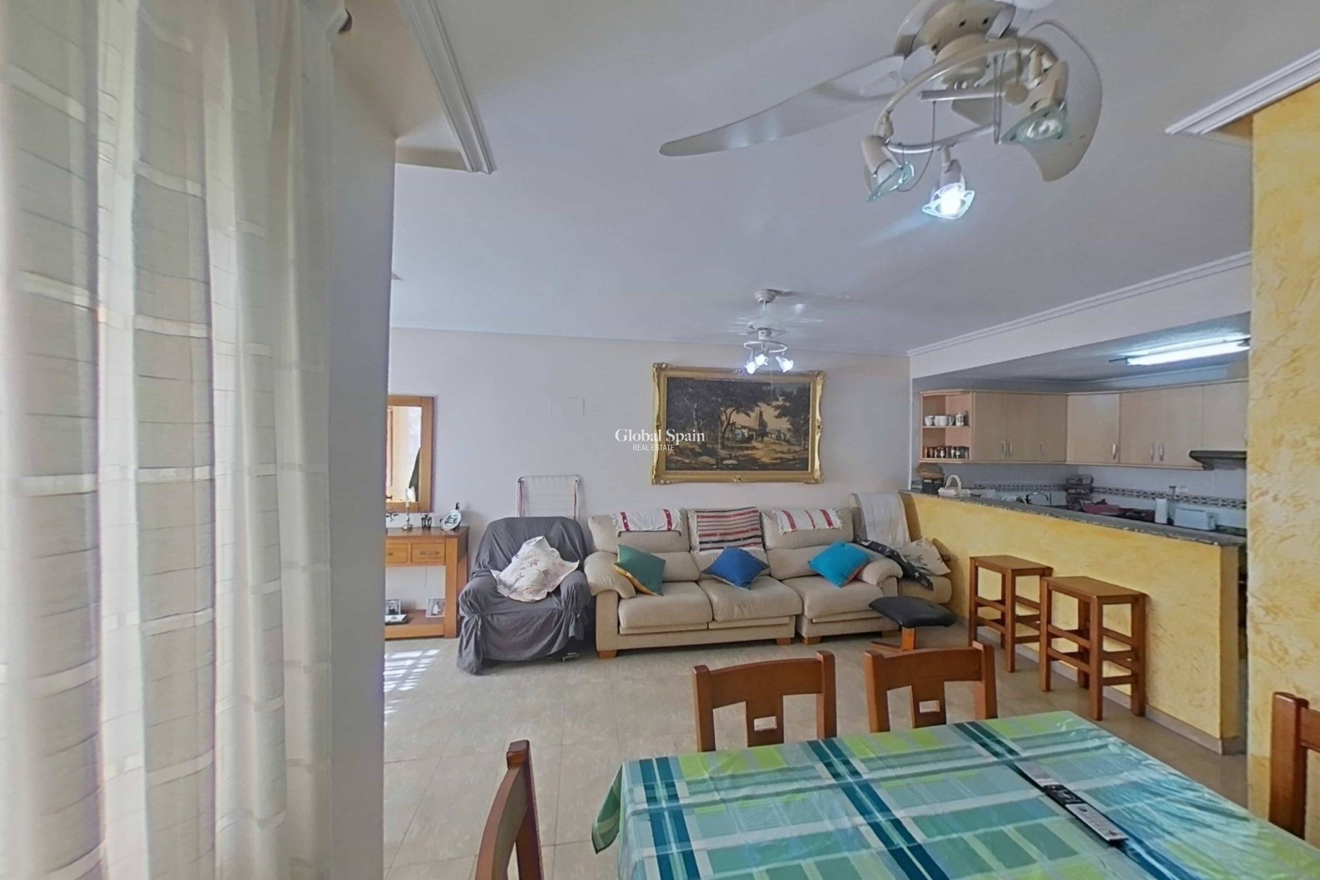 Revente - APPARTEMENT -
TORREVIEJA - Estacion de autobuses