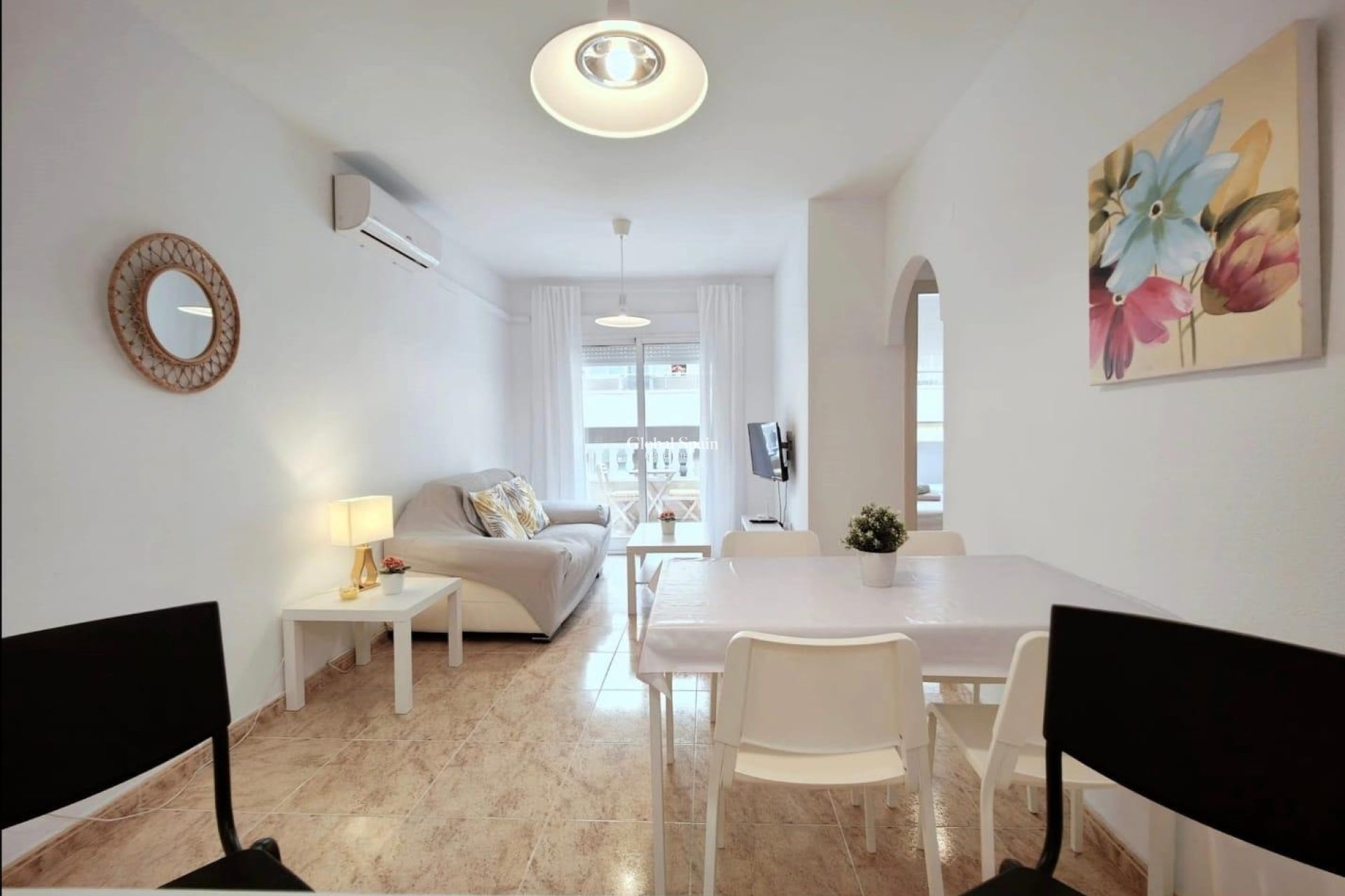 Revente - APPARTEMENT -
TORREVIEJA - Estacion de autobuses