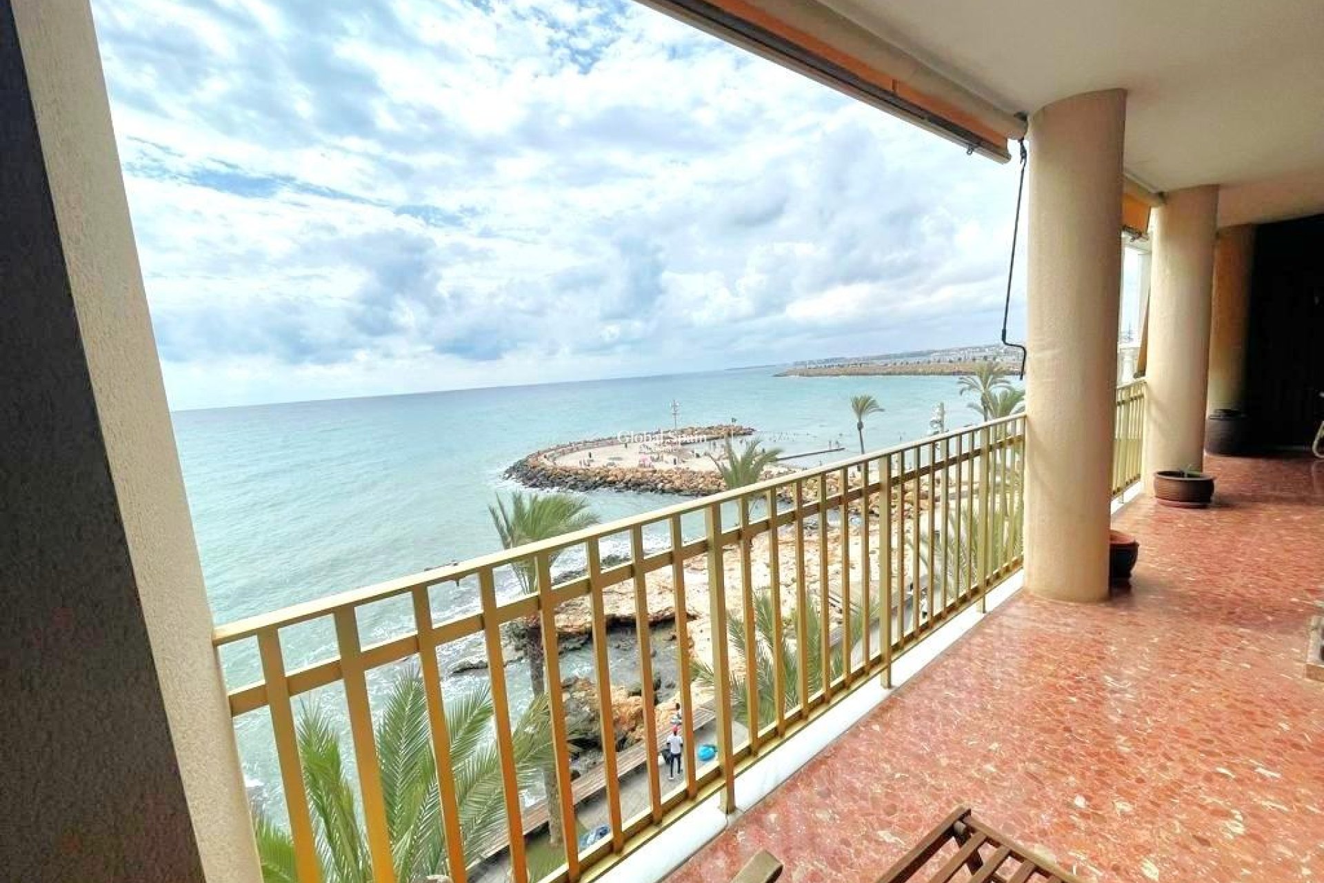 Revente - APPARTEMENT -
TORREVIEJA - Estacion de autobuses