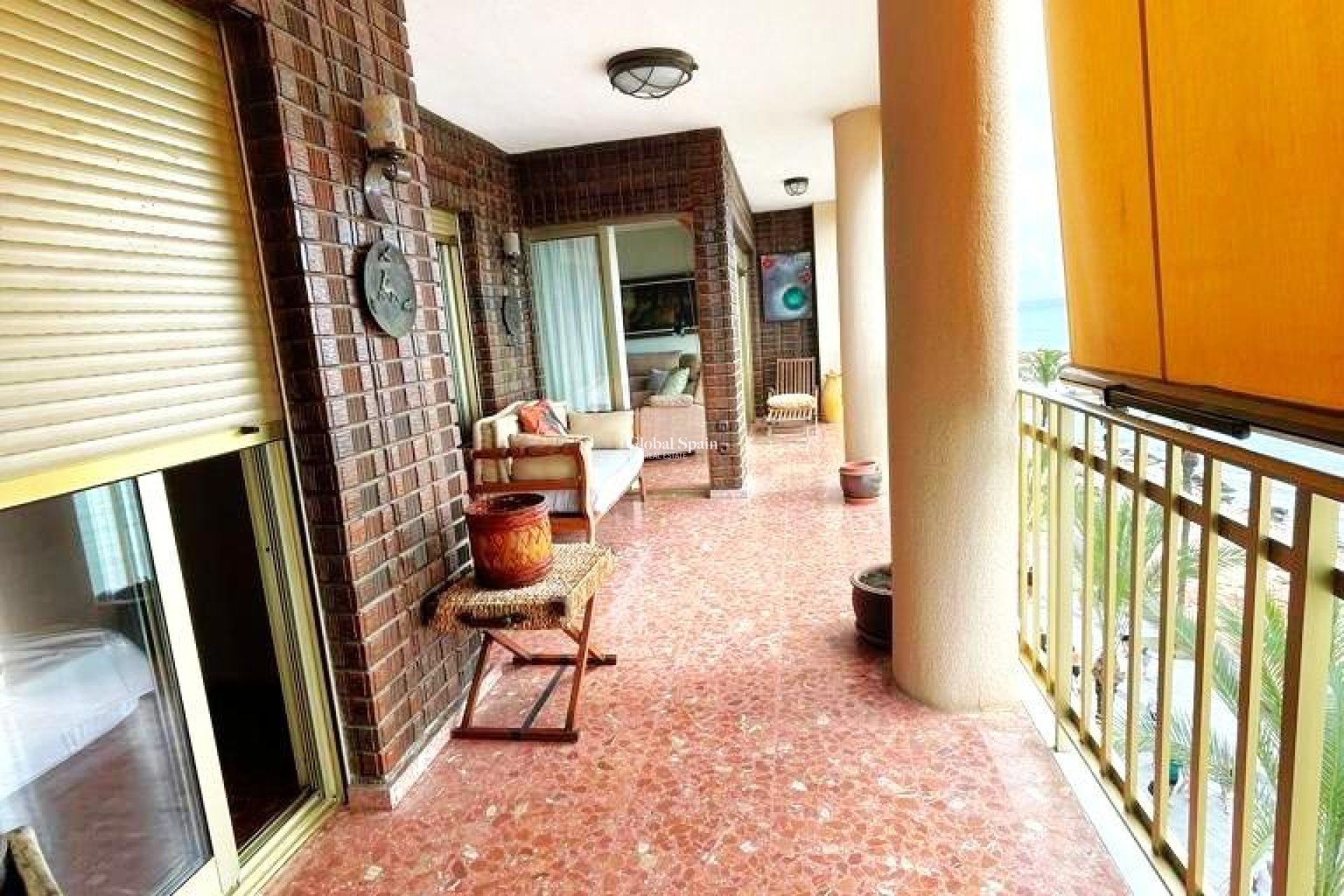 Revente - APPARTEMENT -
TORREVIEJA - Estacion de autobuses