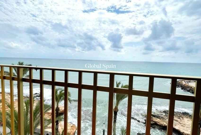 Revente - APPARTEMENT -
TORREVIEJA - Estacion de autobuses