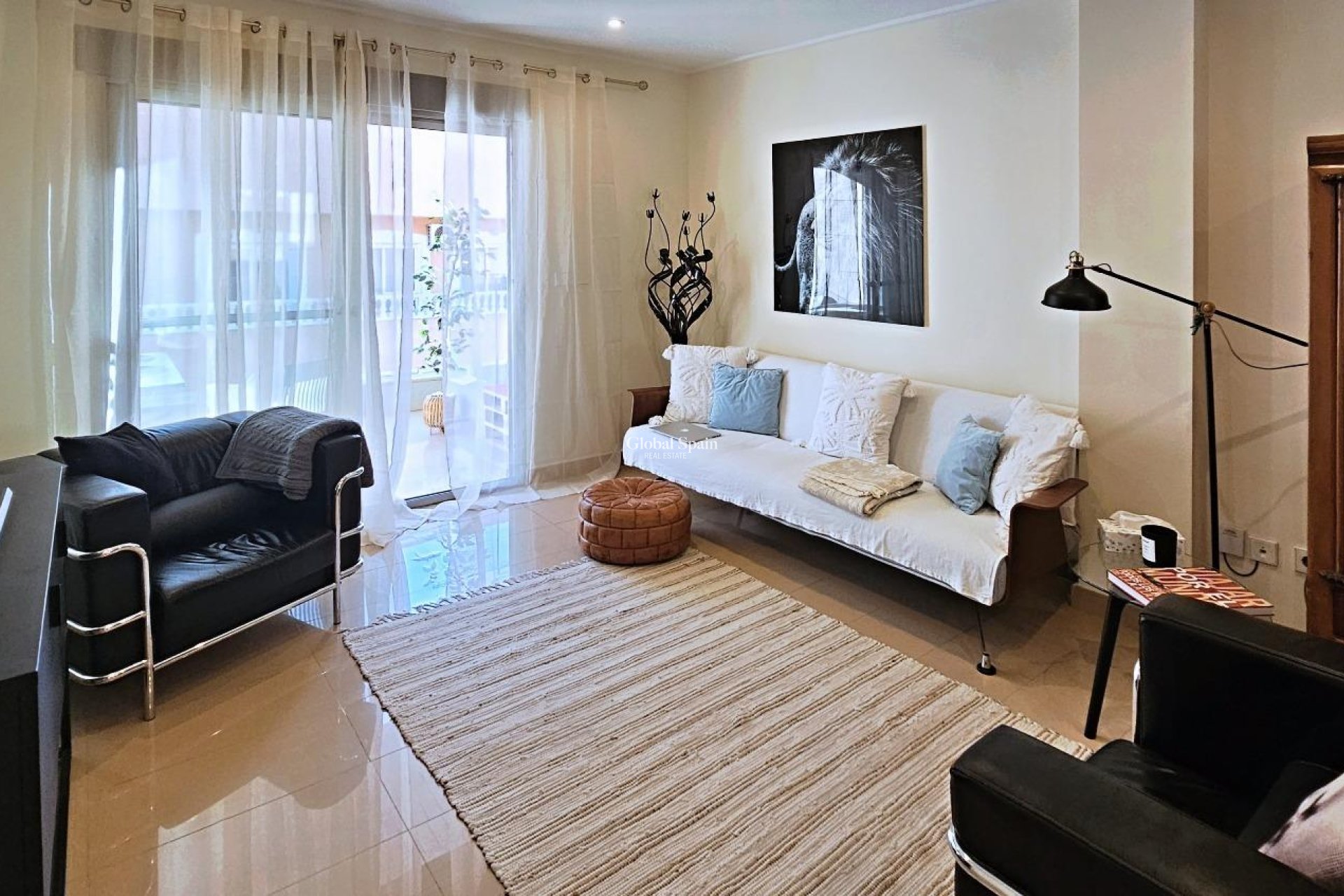 Revente - APPARTEMENT -
TORREVIEJA - Estacion de autobuses