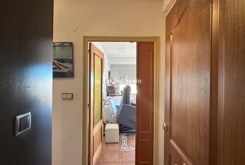 Revente - APPARTEMENT -
TORREVIEJA - Estacion de autobuses