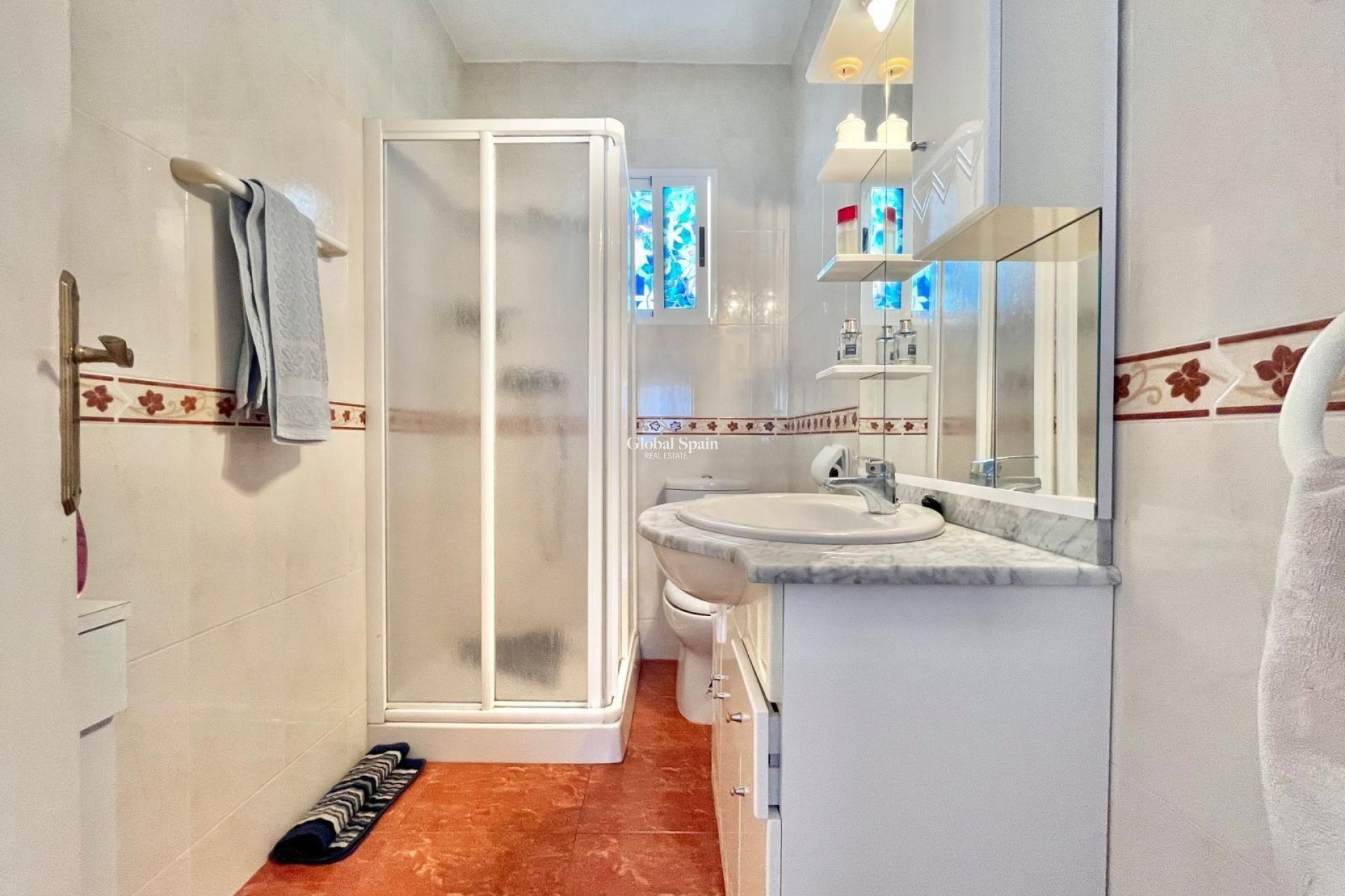 Revente - APPARTEMENT -
TORREVIEJA - Estacion de autobuses